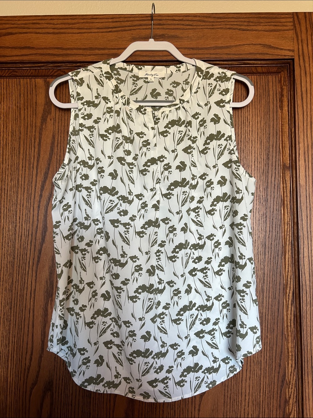 Sleeveless Floral Tank in White & Olive